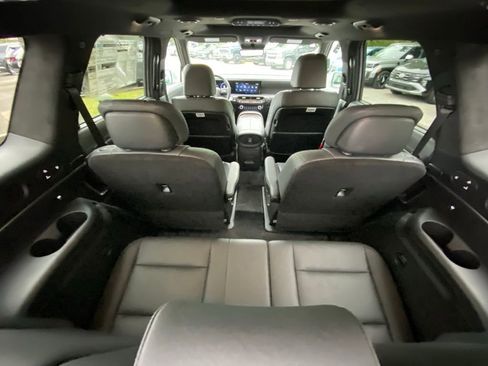 Certified 2026 Hyundai Palisade Calligraphy FWD image 37