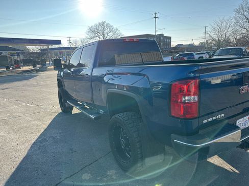 Used 2017 GMC Sierra 2500 SLE image 4