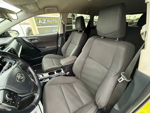 Used 2018 Toyota Corolla iM image 20