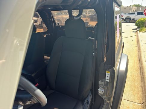 Used 2018 Jeep Wrangler Sport AWD/4WD image 23