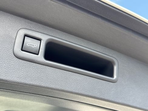 New 2026 Toyota Highlander Limited AWD/4WD image 10