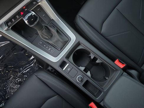 New 2025 Audi Q3 2.0T Premium image 24