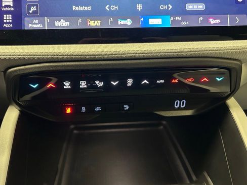 New 2026 Jeep Cherokee Laredo AWD/4WD image 16