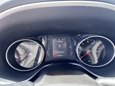 Used 2018 Jeep Compass Latitude w/ Cold Weather Group AWD/4WD image 25