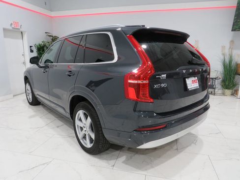 Used 2022 Volvo XC90 T5 Momentum AWD/4WD image 6