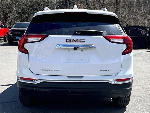Used 2024 GMC Terrain SLT AWD/4WD image 5