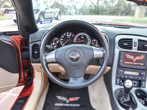 Used 2006 Chevrolet Corvette Convertible w/ Preferred Equipment Group RWD image 26
