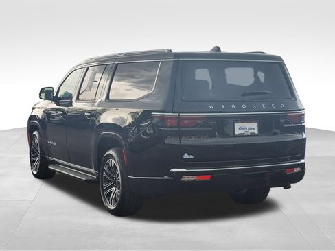 Used 2025 Jeep Wagoneer L 4WD image 9