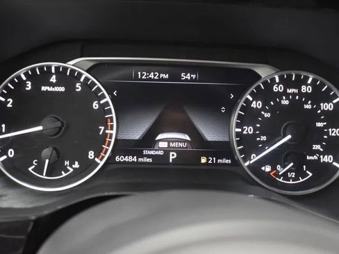 Used 2024 Nissan Pathfinder SV image 29