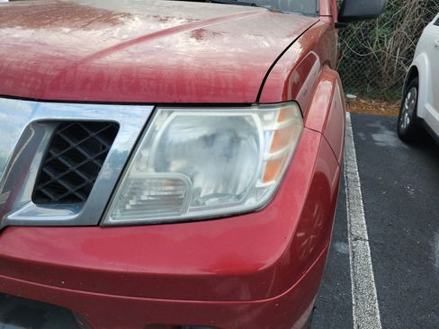 Used 2015 Nissan Frontier SV image 4