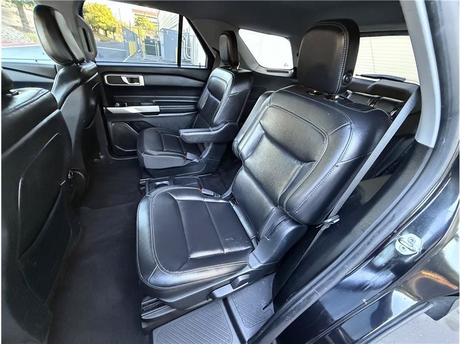 Used 2020 Ford Explorer XLT w/ Equipment Group 202A AWD/4WD image 23