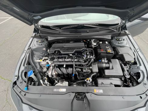 Used 2025 Hyundai Elantra SEL image 27