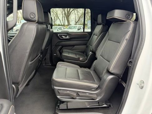 Used 2023 Chevrolet Suburban Premier AWD/4WD image 20