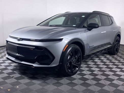 Certified 2024 Chevrolet Equinox EV RS FWD image 30