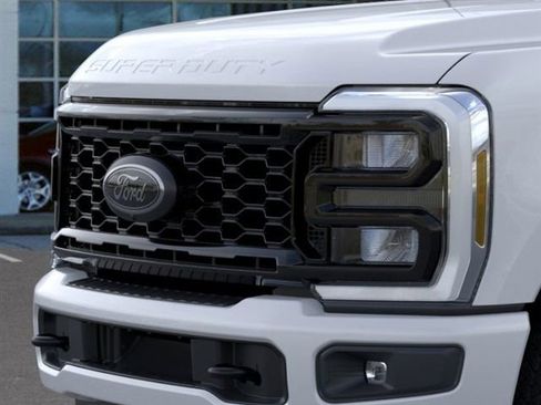 New 2026 Ford F250 Lariat w/ Black Appearance Package image 17