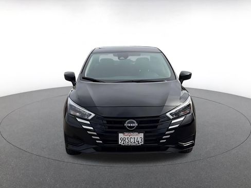 Used 2025 Nissan Versa SV image 3