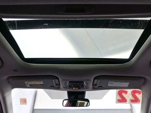 Used 2022 Toyota Corolla Cross LE image 17