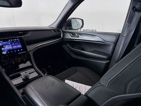 Used 2024 Jeep Grand Cherokee L Laredo w/ Luxury Tech Group I image 22