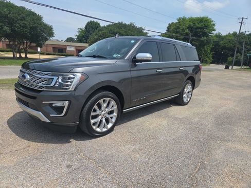 Used 2019 Ford Expedition Max Platinum RWD image 3