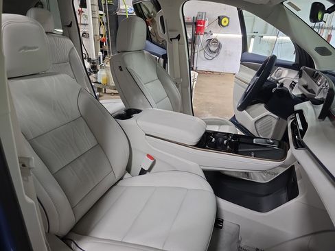 New 2026 Buick Enclave Avenir w/ Super Cruise Package AWD/4WD image 10