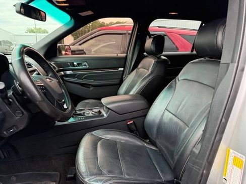 Used 2017 Ford Explorer Limited AWD/4WD image 6
