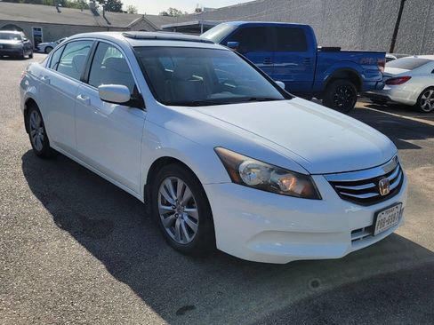 Used 2011 Honda Accord EX-L image 2