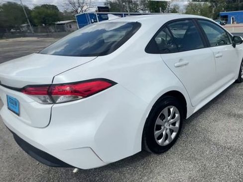 Used 2025 Toyota Corolla LE FWD image 8