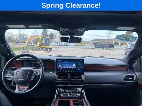 Used 2024 Lincoln Navigator Premiere AWD/4WD image 30