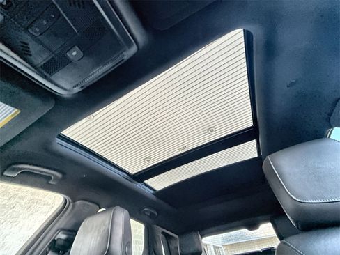 Certified 2025 Cadillac XT5 Premium Luxury image 18