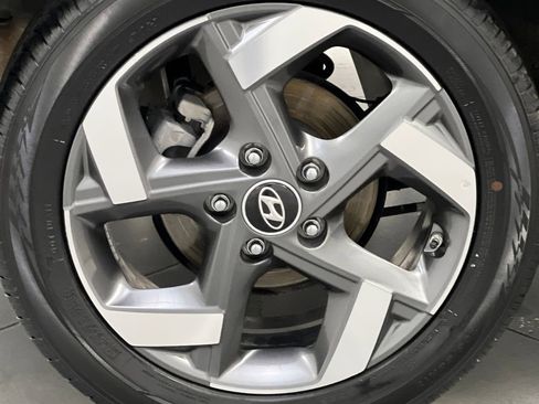 Used 2025 Hyundai Venue SEL FWD image 60