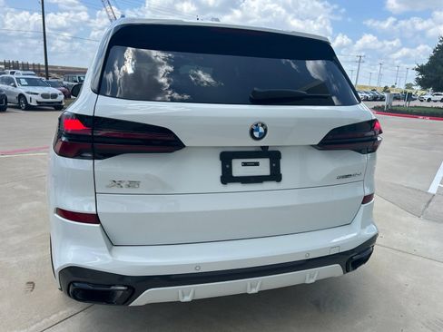 Used 2024 BMW X5 sDrive40i w/ M Sport Package RWD image 5