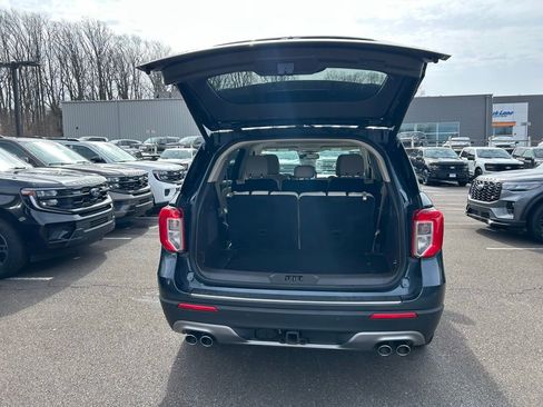 Certified 2022 Ford Explorer Platinum w/ Equipment Group 601A image 9