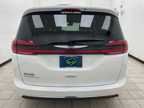 Used 2022 Chrysler Pacifica Touring-L FWD image 21