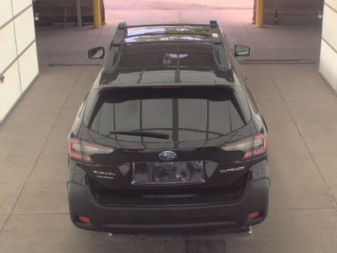 Used 2024 Subaru Outback Premium AWD/4WD image 6