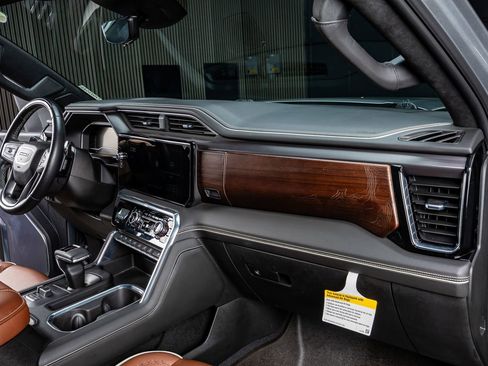 Used 2023 GMC Sierra 1500 Denali Ultimate image 18