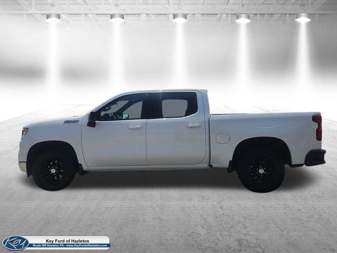 Used 2022 Chevrolet Silverado 1500 LT w/ Z71 Off-Road Package AWD/4WD image 5
