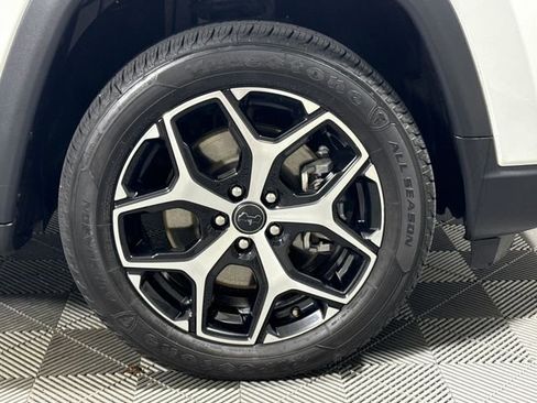 Used 2025 Jeep Compass Limited image 11