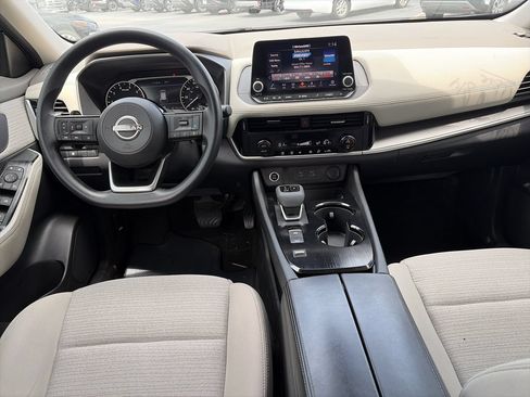 Certified 2023 Nissan Rogue SV FWD image 2