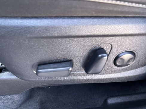 Used 2024 Kia Telluride S w/ S Sunroof Package FWD image 14