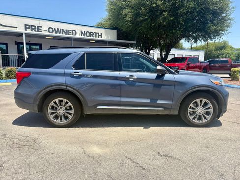 Used 2021 Ford Explorer XLT w/ Equipment Group 202A RWD image 2