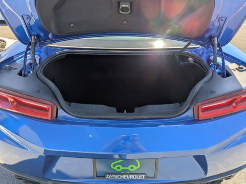 Used 2018 Chevrolet Camaro LT RWD image 28
