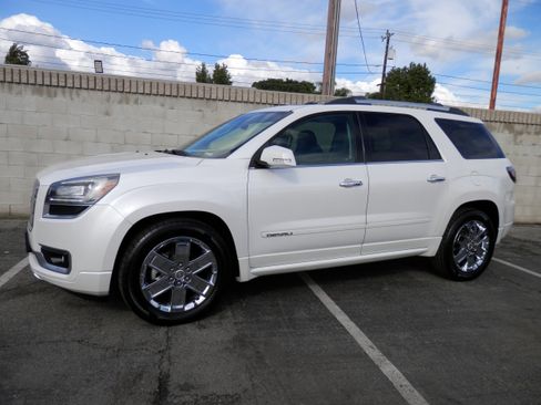 Used 2016 GMC Acadia Denali image 2