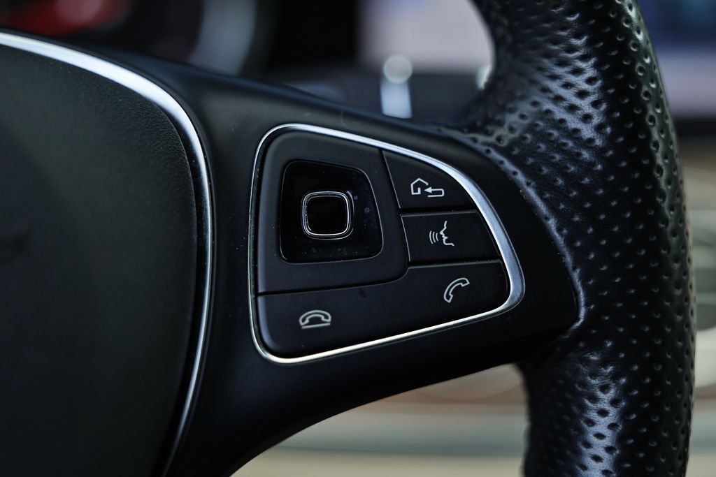 Used 2017 Mercedes-Benz E 400 4MATIC Wagon image 34