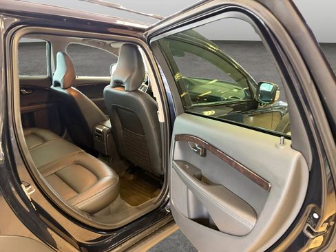 Used 2016 Volvo XC70 T5 Premier w/ Proximity Package image 15