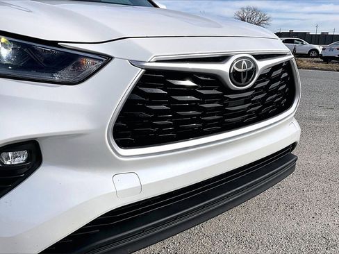 Used 2021 Toyota Highlander XLE image 26