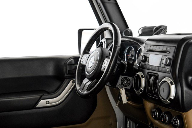 Used 2012 Jeep Wrangler Sahara AWD/4WD image 11
