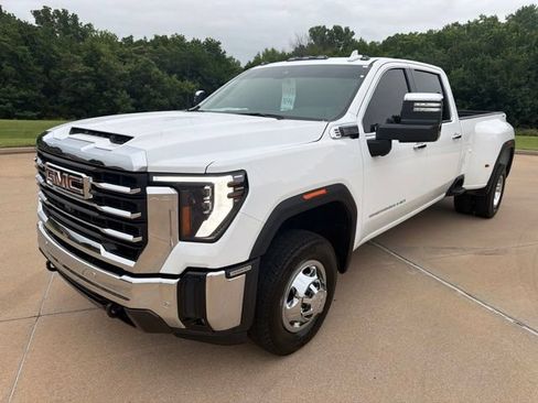 Used 2026 GMC Sierra 3500 SLT w/ SLT Convenience Package AWD/4WD image 1