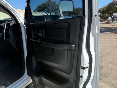 Used 2015 RAM 2500 Tradesman w/ Chrome Appearance Group image 9