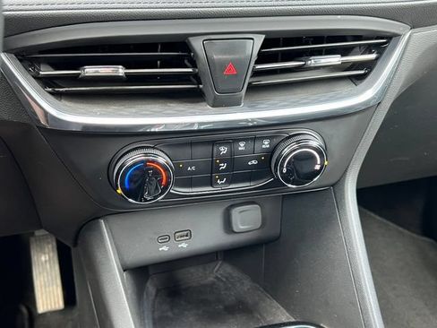 Certified 2024 Buick Encore GX Preferred FWD image 23
