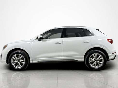 Used 2025 Audi Q3 2.0T Premium w/ Convenience Package AWD/4WD image 2